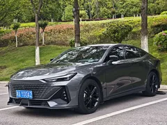 2023 Changan UNI-V 1.5T Premium Type — фото 1