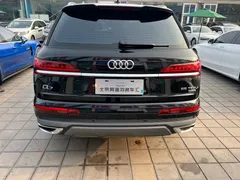 2023 Audi Q7 55 TFSI quattro S line, чёрный — фото 4