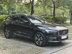 2022 Volvo XC60 B5 4WD Luxury, чёрный — фото 3