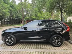 2022 Volvo XC60 B5 4WD Luxury, чёрный — фото 4