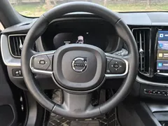 2022 Volvo XC60 B5 4WD Luxury, чёрный — фото 7