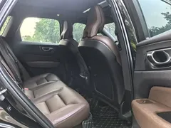 2022 Volvo XC60 B5 4WD Luxury, чёрный — фото 13