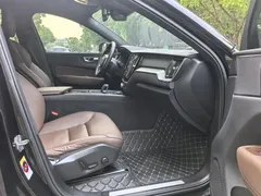 2022 Volvo XC60 B5 4WD Luxury, чёрный — фото 14