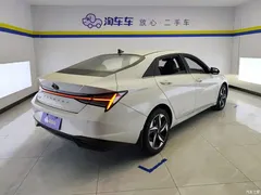 2021 Hyundai Elantra 1.5L CVT LUX Premium, белый — фото 3