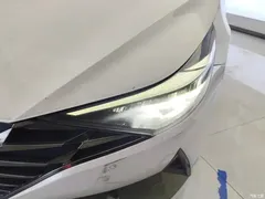 2021 Hyundai Elantra 1.5L CVT LUX Premium, белый — фото 5