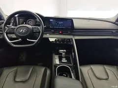 2021 Hyundai Elantra 1.5L CVT LUX Premium, белый — фото 12