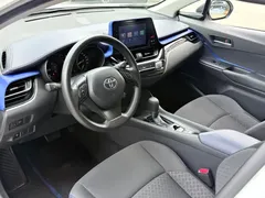 2022 Toyota C-HR 2.0L Comfort, белый — фото 4