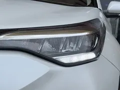 2022 Toyota C-HR 2.0L Comfort, белый — фото 11