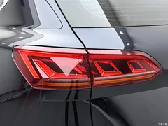 2021 Volkswagen Touareg 3.0TSI Ruixiang Classic Sports Package, синий — фото 9