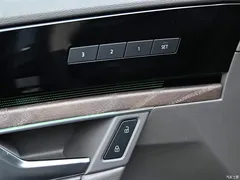 2021 Volkswagen Touareg 3.0TSI Ruixiang Classic Sports Package, синий — фото 23