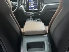 2021 Volvo XC60 T5 4WD Zhiyi Luxury — фото 10