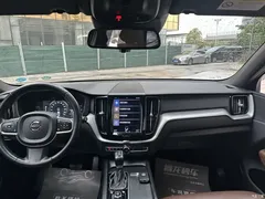 2021 Volvo XC60 T5 4WD Zhiyi Luxury — фото 13
