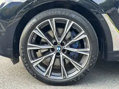 2021 BMW X7 xDrive40i Executive M Sport Package, чёрный — фото 16