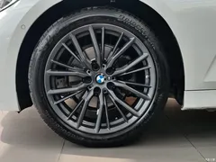2022 BMW 3 Series 325Li M Sports Night Package, белый — фото 17