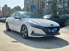 2021 Hyundai Elantra 1.5L CVT LUX Premium, белый — фото 3