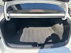 2021 Hyundai Elantra 1.5L CVT LUX Premium, белый — фото 12