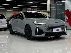 2023 Changan UNI-V 1.5T Premium — фото 3