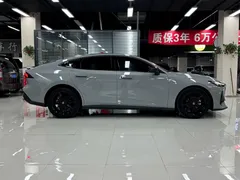 2023 Changan UNI-V 1.5T Premium — фото 8