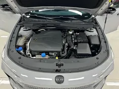2023 Changan UNI-V 1.5T Premium — фото 23