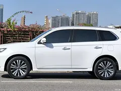 2021 Mitsubishi Outlander 2.4L 4WD Enjoy 7 seats, белый — фото 8