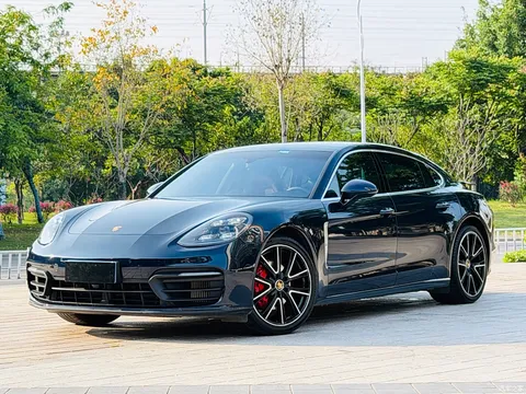 2022 Porsche Panamera Panamera Executive 2.9T