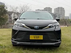 2021 Toyota Sienna 2.5L Hybrid Luxury — фото 2