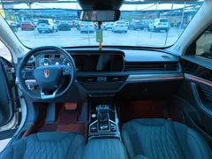 2022 Hongqi HS5 2.0T 4WD — фото 6