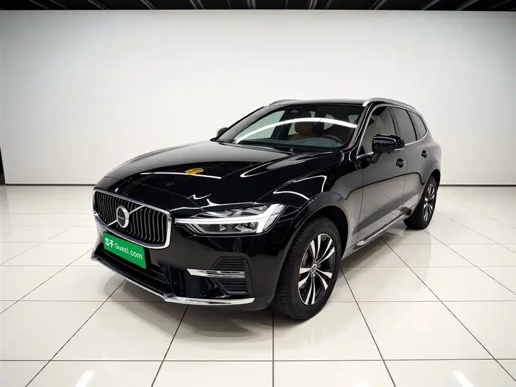 2024 Volvo XC60 4WD Luxury