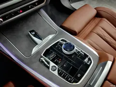 2023 BMW X7 xDrive40i Exclusive Luxury Package, синий — фото 10