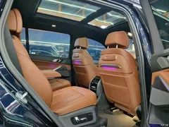2023 BMW X7 xDrive40i Exclusive Luxury Package, синий — фото 15
