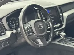 2021 Volvo XC60 T5 4WD Luxury, белый — фото 11