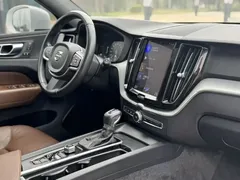 2021 Volvo XC60 T5 4WD Luxury, белый — фото 15