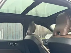 2021 Volvo XC60 T5 4WD Luxury, белый — фото 18