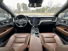 2021 Volvo XC60 T5 4WD Luxury, белый — фото 20