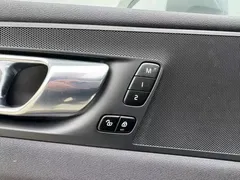 2021 Volvo XC60 T5 4WD Luxury, белый — фото 31