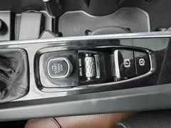 2021 Volvo XC60 T5 4WD Luxury, белый — фото 37