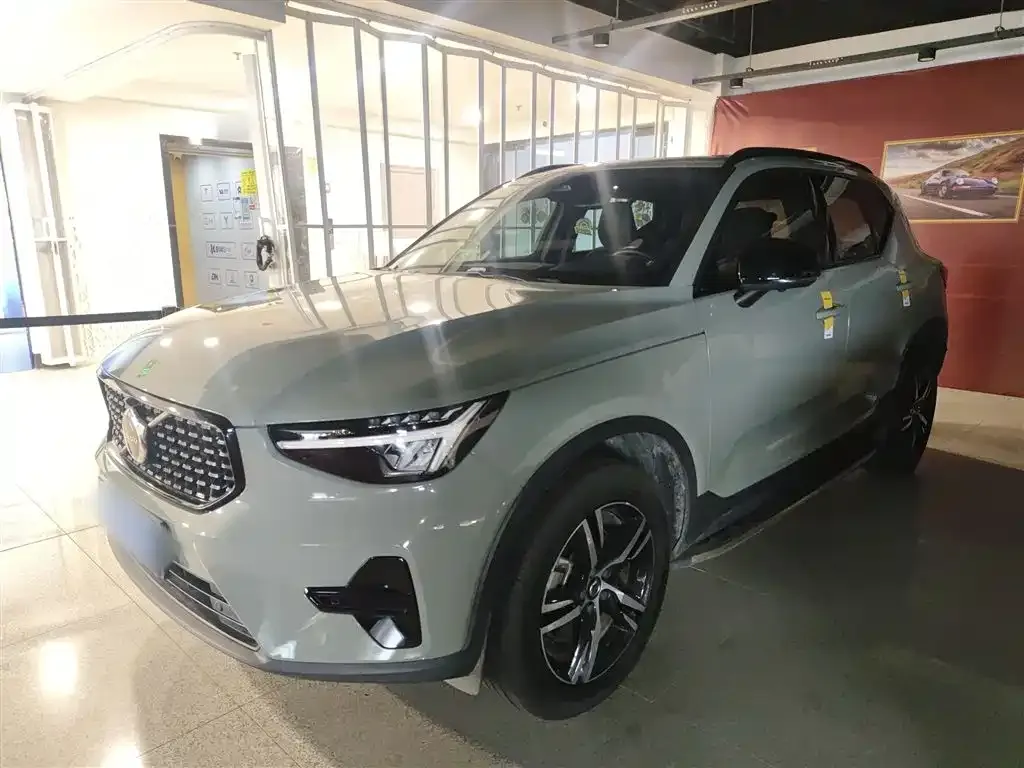 2023 Volvo XC40 Sport