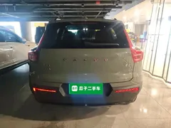 2023 Volvo XC40 Sport, зелёный — фото 4