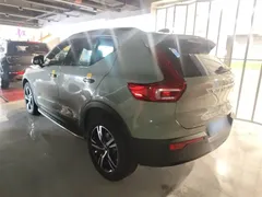 2023 Volvo XC40 Sport, зелёный — фото 23