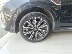 2023 Hongqi HS5 2.0T 4WD Pro, чёрный — фото 25