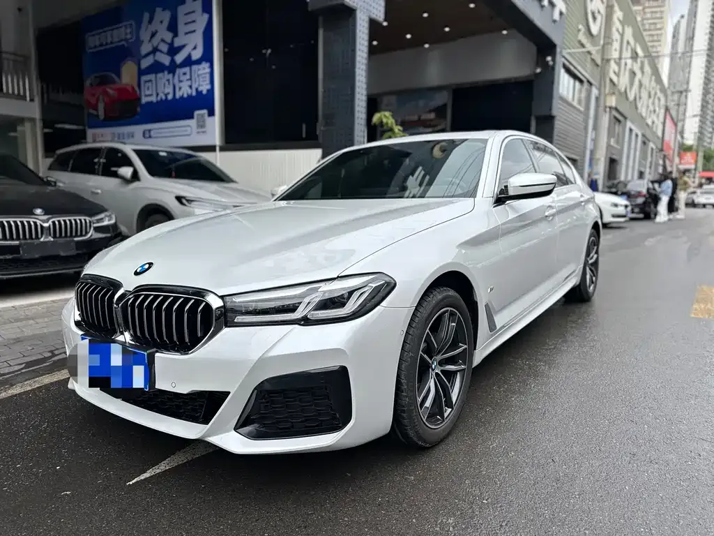 2022 BMW 5 Series 5 525Li M