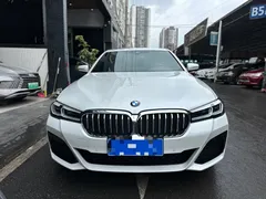 2022 BMW 5 Series 5 525Li M, белый — фото 2