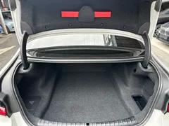 2022 BMW 5 Series 5 525Li M, белый — фото 10