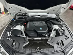 2022 BMW 5 Series 5 525Li M, белый — фото 11