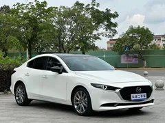 2023 Mazda 3 2.0L AT, белый — фото 3