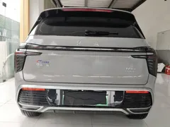 2024 Hongqi HS3 PHEV 115km — фото 4
