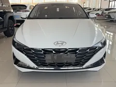 2021 Hyundai Elantra 1.5L CVT LUX Premium, белый — фото 16