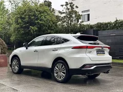2022 Toyota Harrier Hybrid 2.5L CVT 4WD Premium — фото 11