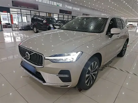 2023 Volvo XC60 4WD Luxury