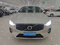 2023 Volvo XC60 4WD Luxury — фото 3